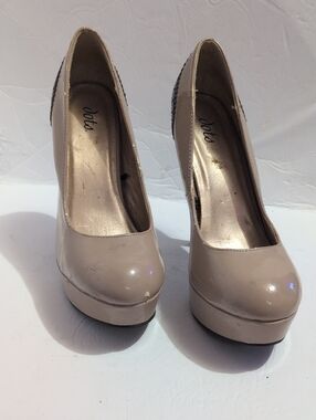 Nude Patent Platform Pumps - Women